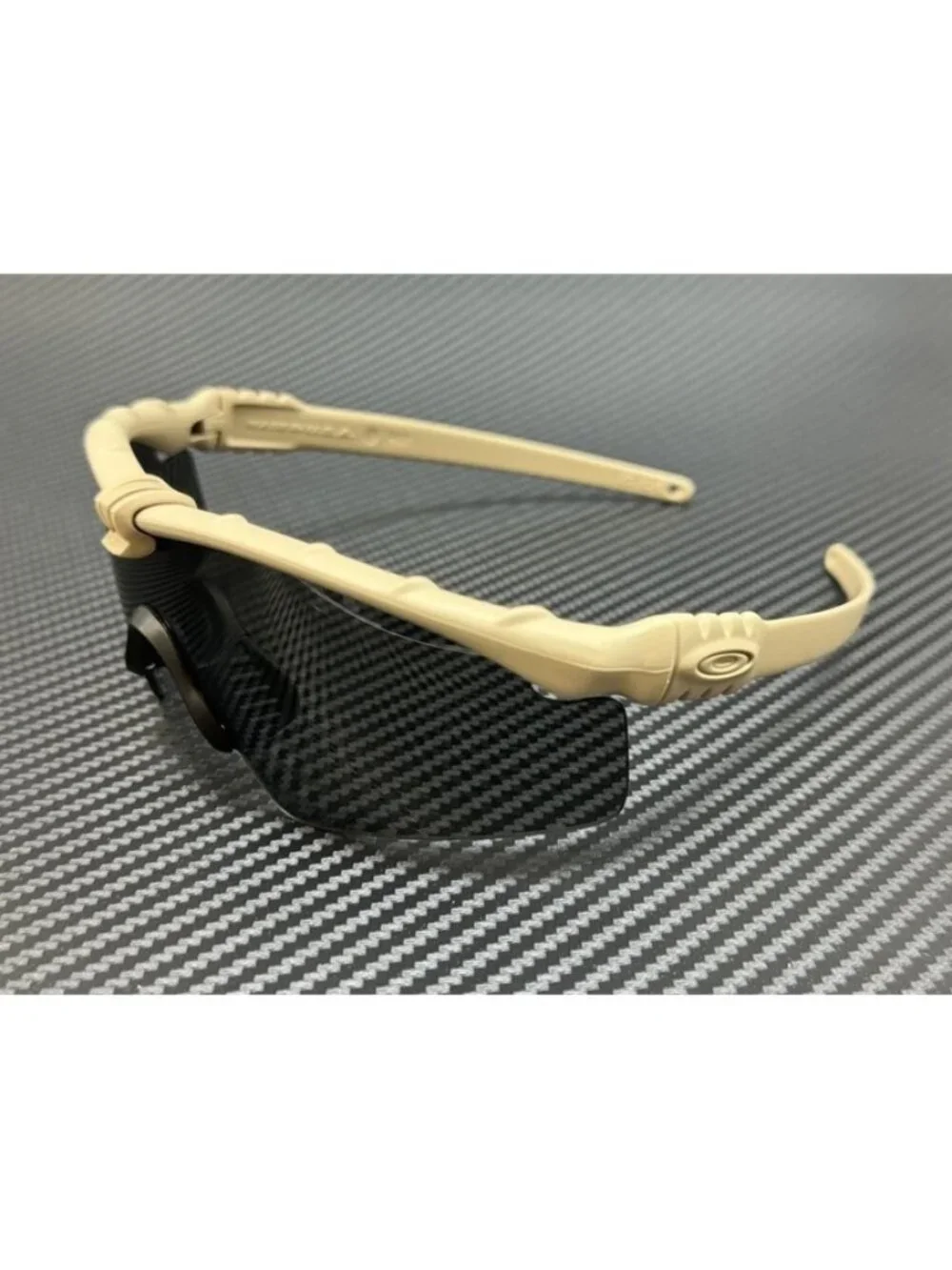 New Oakley Men Dark Bone Sunglasses 68-22-135